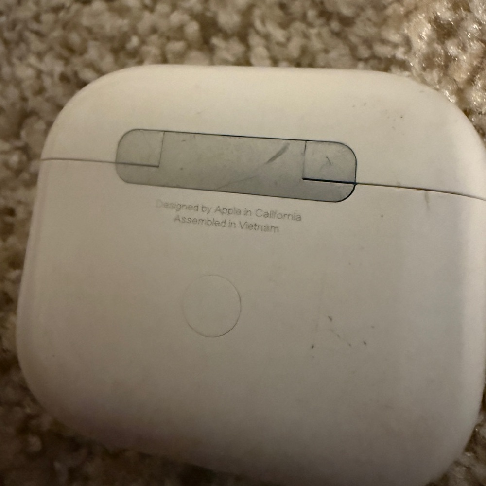 White Wireless Earbuds with Charging Case - Picture 2 of 3